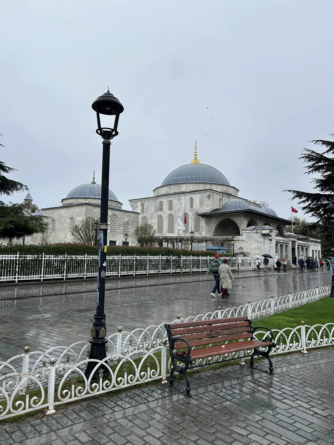 Доброго времени суток! Хочу поделиться своими впечатлениями об обзорной экскурсии «Старый город+Босфор», которую сегодня нам провел