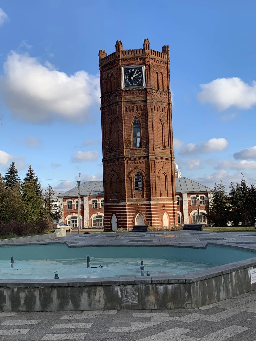 Мы четыре подруги, стараемся ежегодно пополнить копилку своих путешествий посещением нового российского города. В этом году