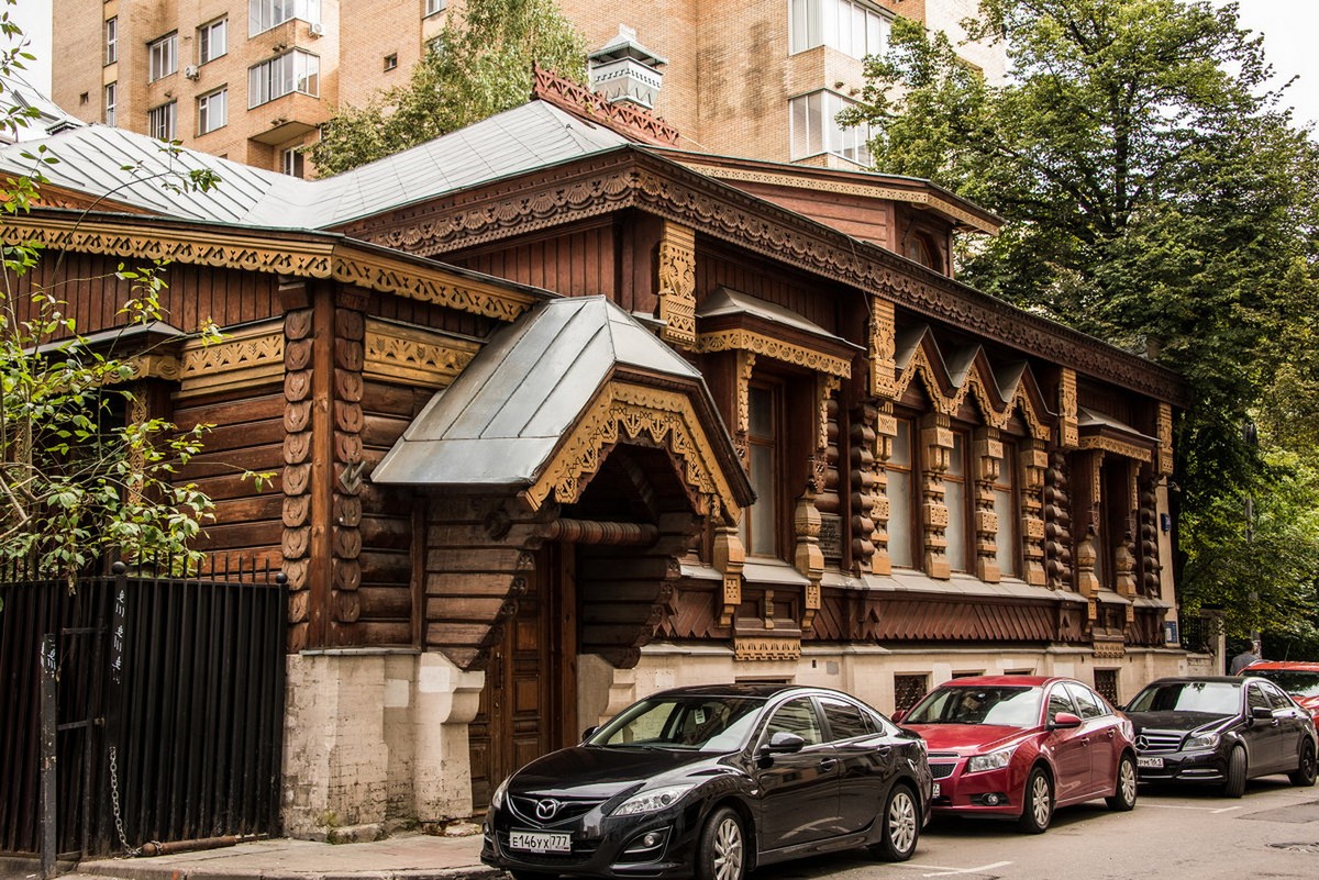 Последний рыцарь на Арбате (2/11)