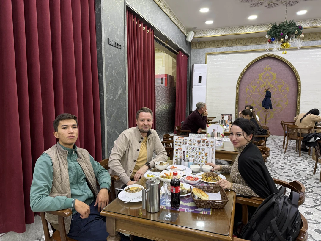 Прекрасная экскурсия с Эльдором. Живая, интересная! И на машине поездили, и пешком походили, а еще на