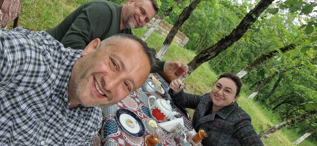 Хочу выразить огромную благодарность нашему гиду Шагину,наверное благодаря ему, его любви к Азербайджану, он влюбил нас