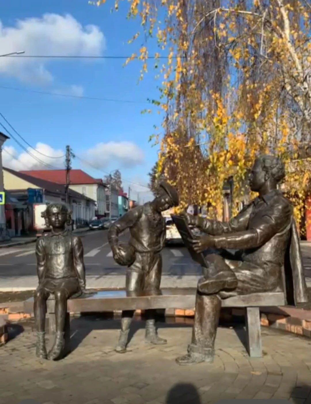 Мы четыре подруги, стараемся ежегодно пополнить копилку своих путешествий посещением нового российского города. В этом году