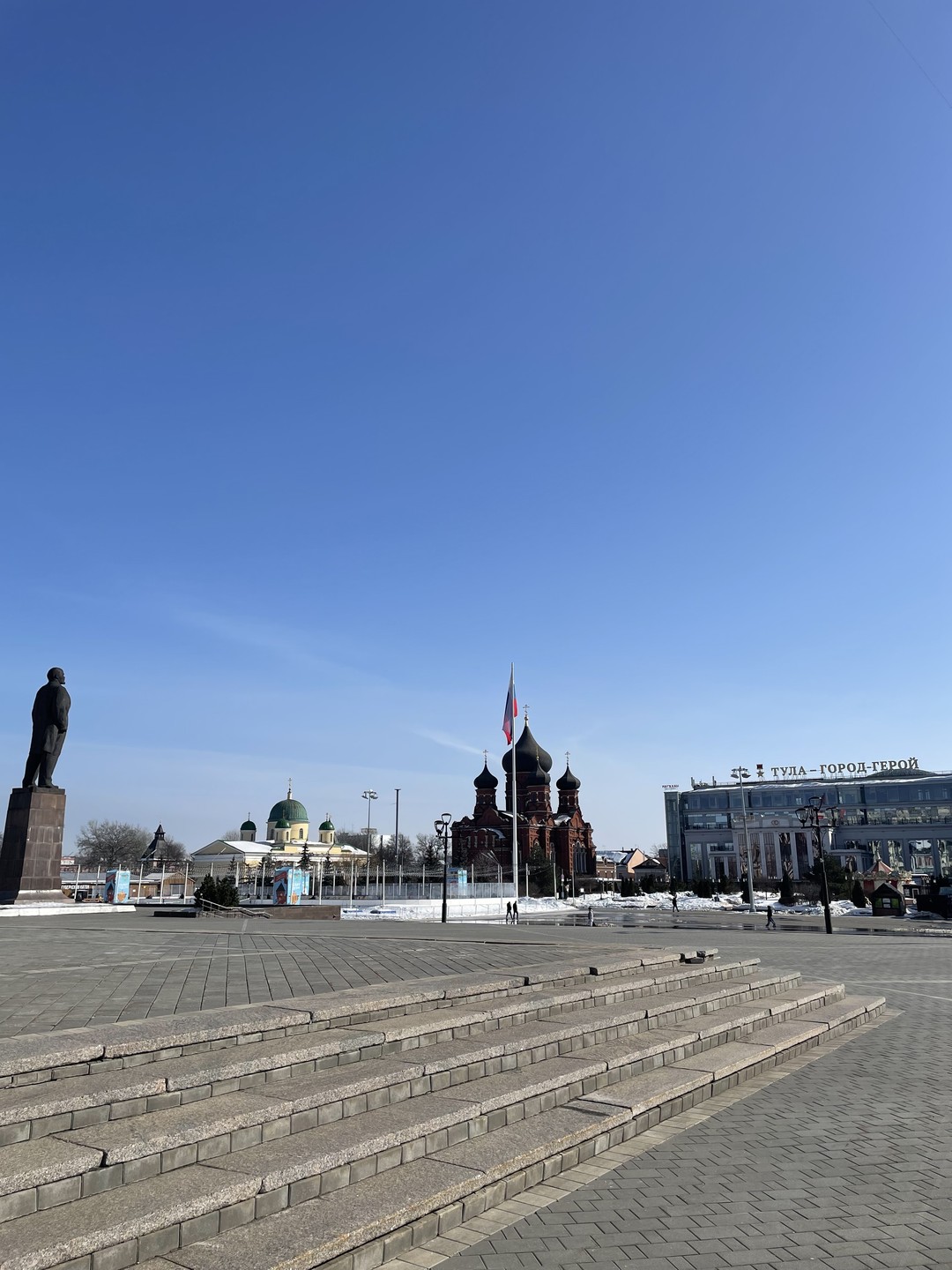 Экскурсия была 10 марта 2026 года. Экскурсоводом был Артем. Впечатления очень положительные, 2 часа прошло как