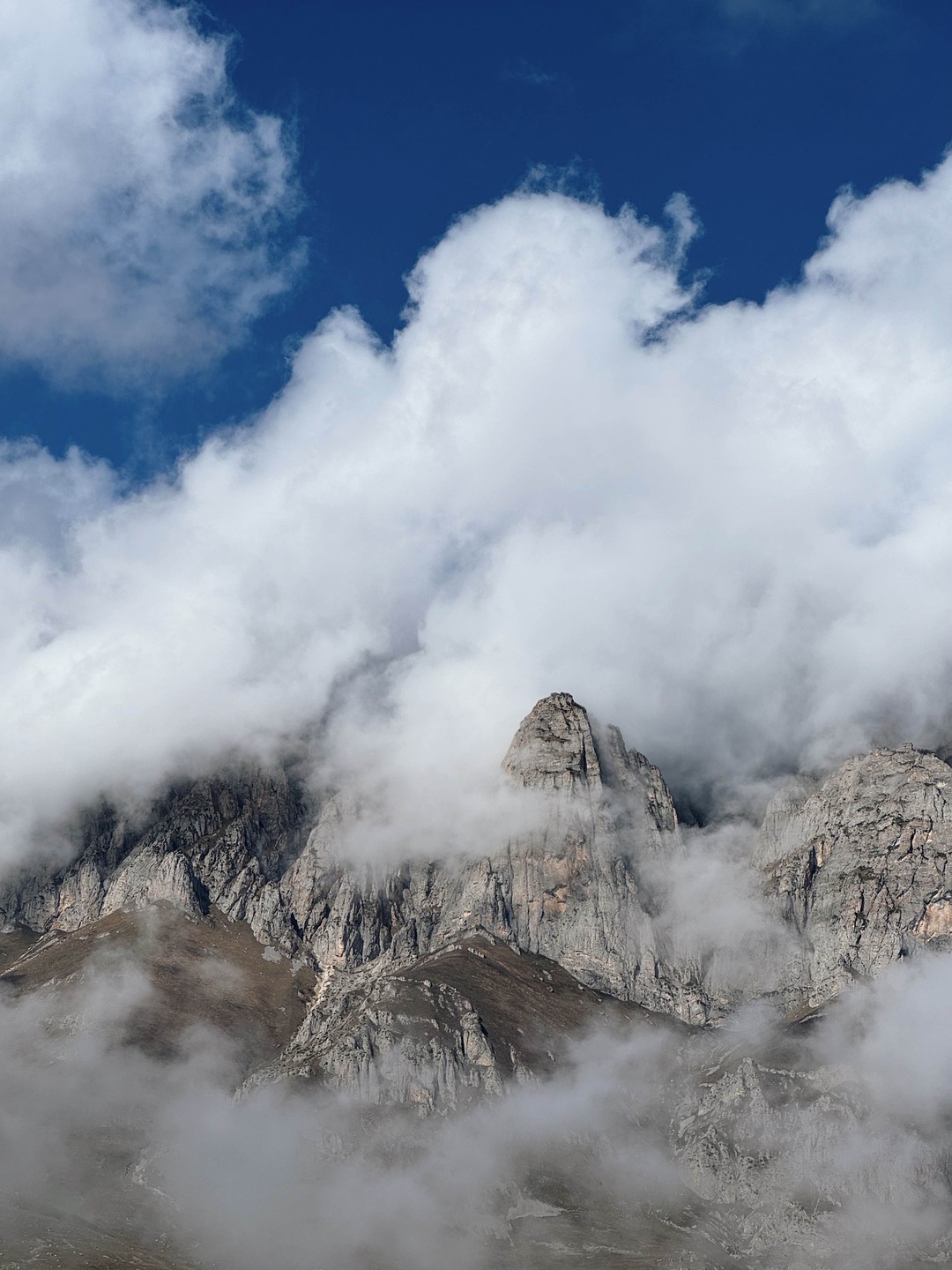 Путешествие по Осетии: Куртатинское ущелье, некрополь и водопады (Анастасия)