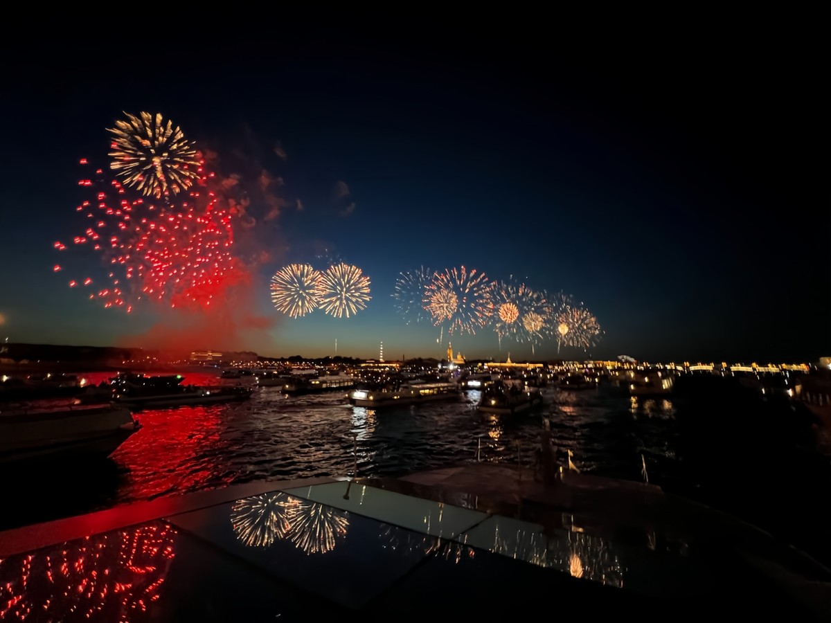 Праздник на воде: салют, музыка и Петербург (6/6)