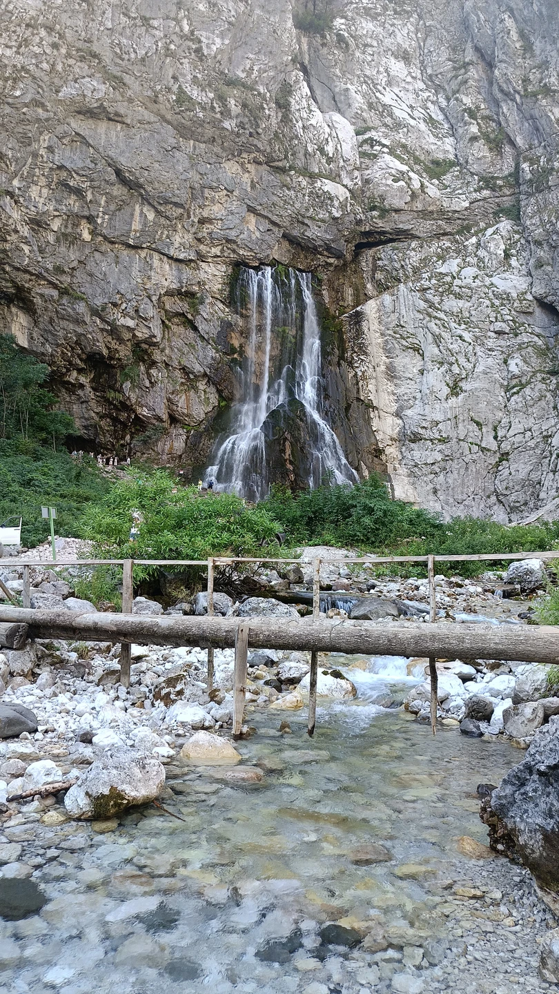 Здравствуйте. Прекрасная организация и Менеджера при покупке и на встречающей стороне гид на джипе: в Абхазии-