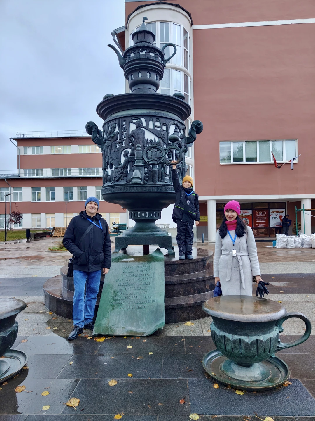 Спасибо огромное за прекрасную экскурсию Александру! Были на экскурсии с ребёнком, даже его Александр заинтересовал своими