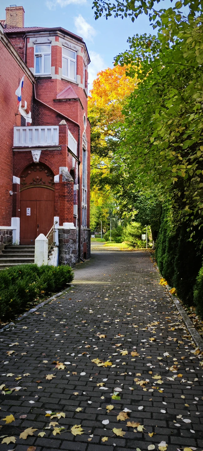 Отличная экскурсия, Евгений предоставляет возможность увидеть район глазами местного человека с глубоким погружением в прошлое. Информации