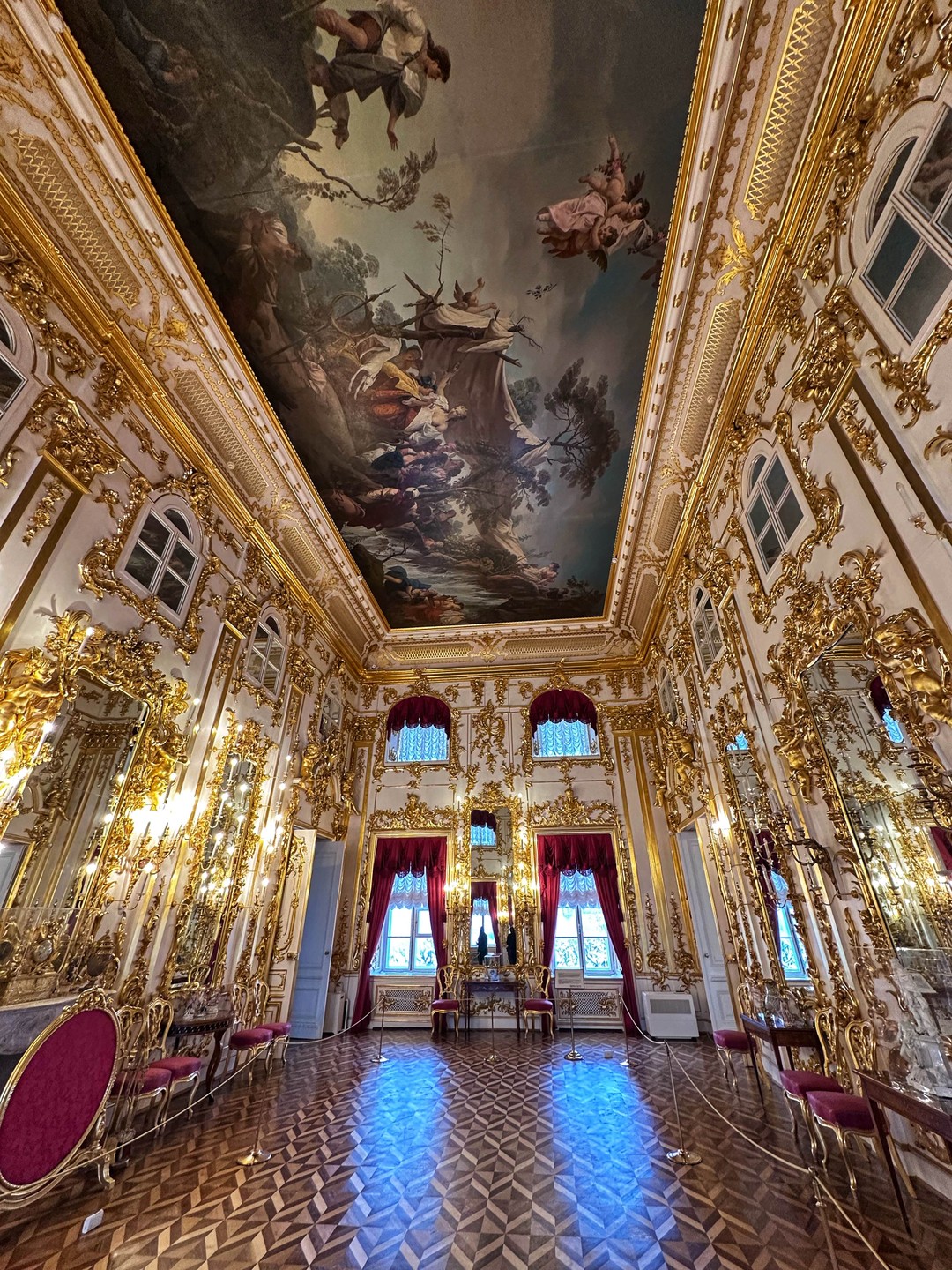 Большой дворец в Петергофе: групповая экскурсия из Петербурга (Виктория)