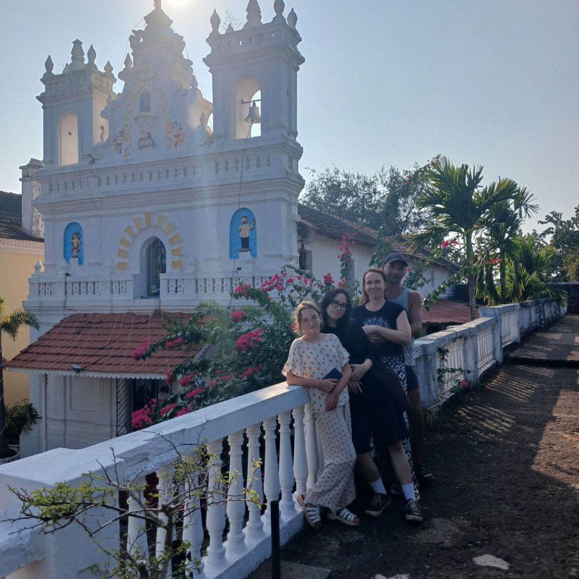 От всей души благодарим организаторов экскурсии и нашего гида Валентину. Это наша вторая экскурсия из Гоа,