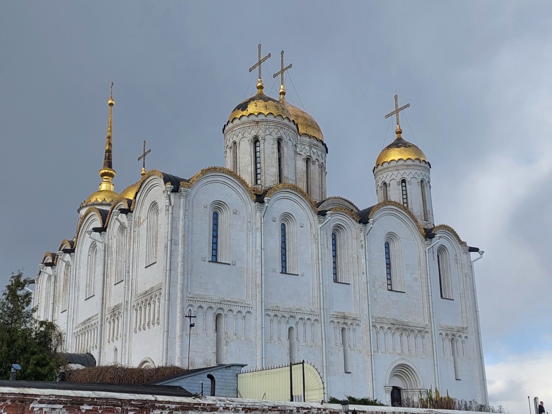 Спасибо Николаю, интересная обзорная экскурсия по Владимиру и Боголюбово, удобный формат- за 4.5 часов посмотрели основные