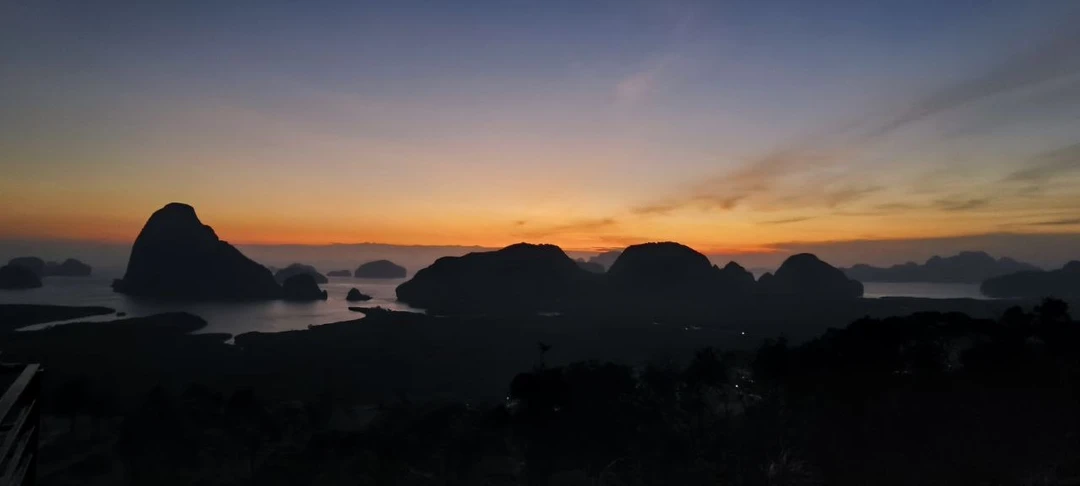 Организация как всегда на высоком уровне. Очень комфортная машина для всей семьи. Гид Сергей хорошо знает