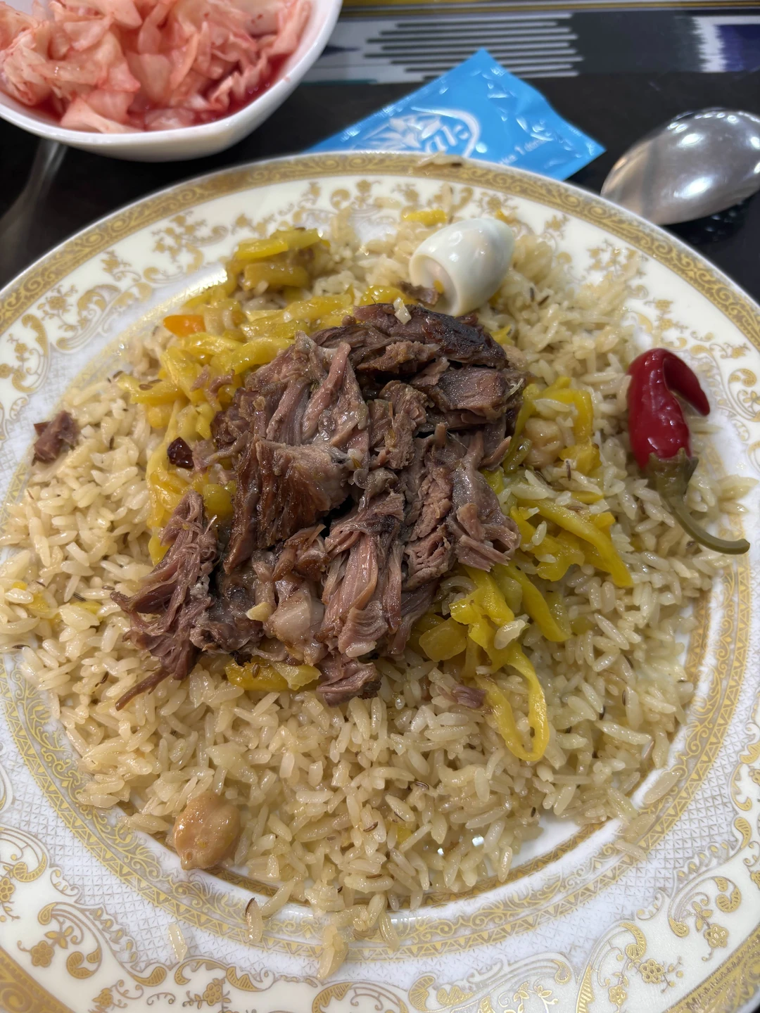 Огромная благодарность гиду Акобиру, человек реально влюблен в свою работу и очень доступно и популярно рассказывает