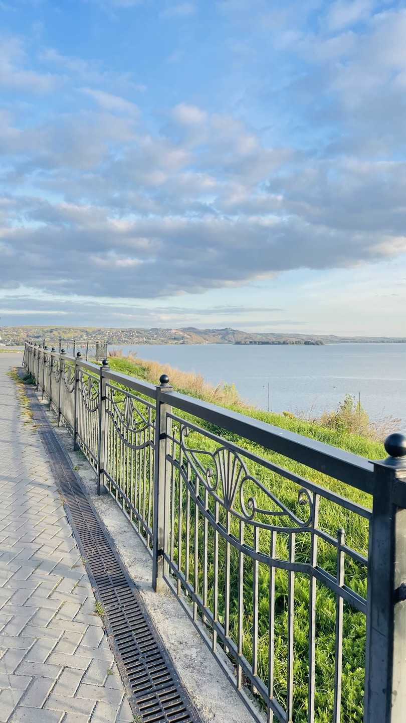 Чингиз,привет из Москвы! Спасибо за потрясающее знакомство со Свияжском. Вы сумели показать и рассказать так, как