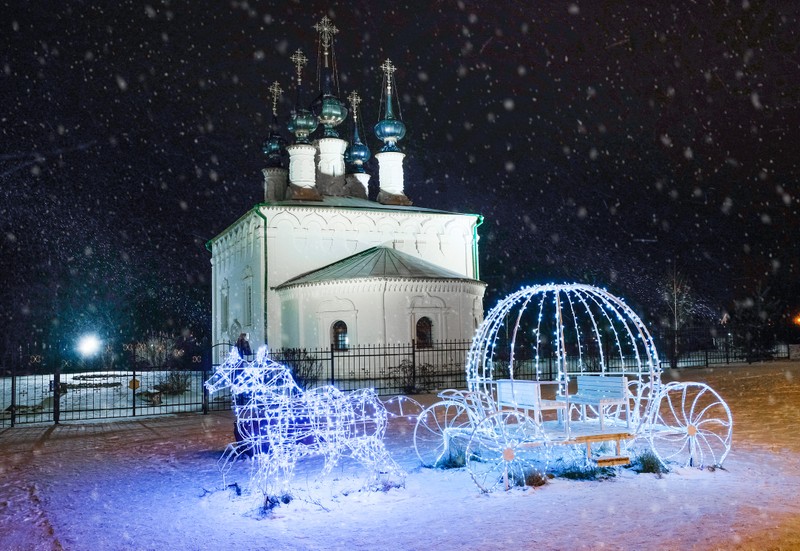 Новогодний тур по Золотому кольцу: 8 городов и интерактивные программы