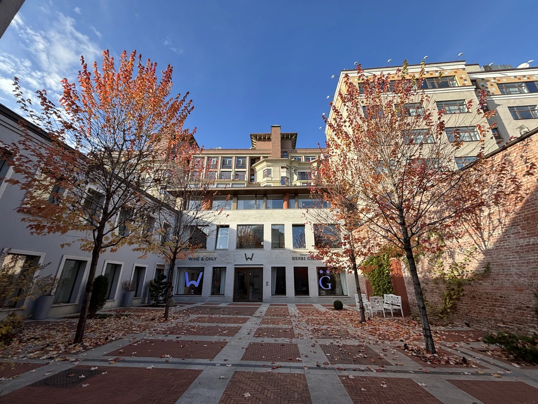 Были на экскурсии с группой: детьми пятиклассниками и взрослыми