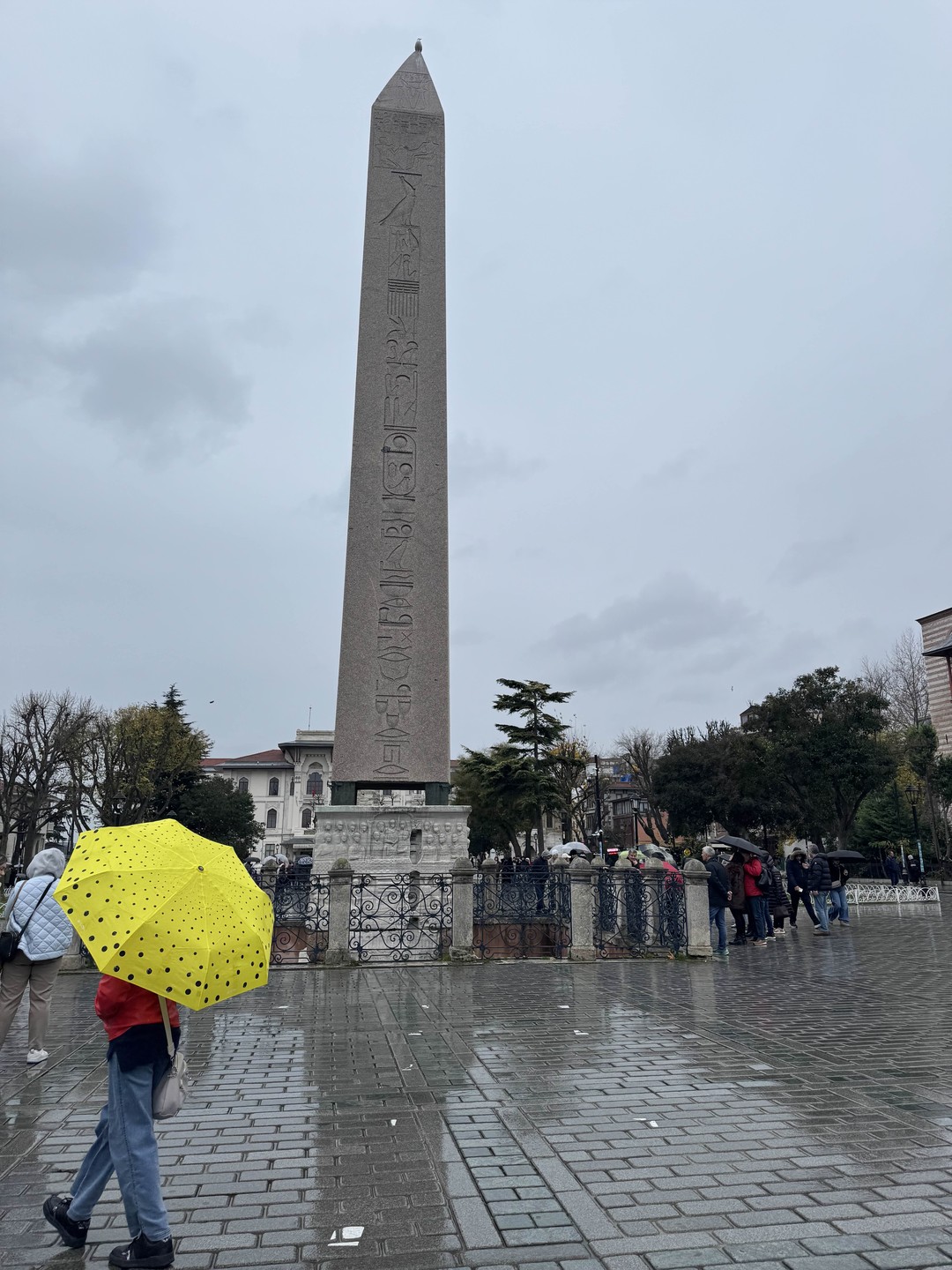 Экскурсию вел Атаджан — всё очень понравилось. Отлично говорит по-русски, объясняет понятно и интересно, на все вопросы подробно отвечал.