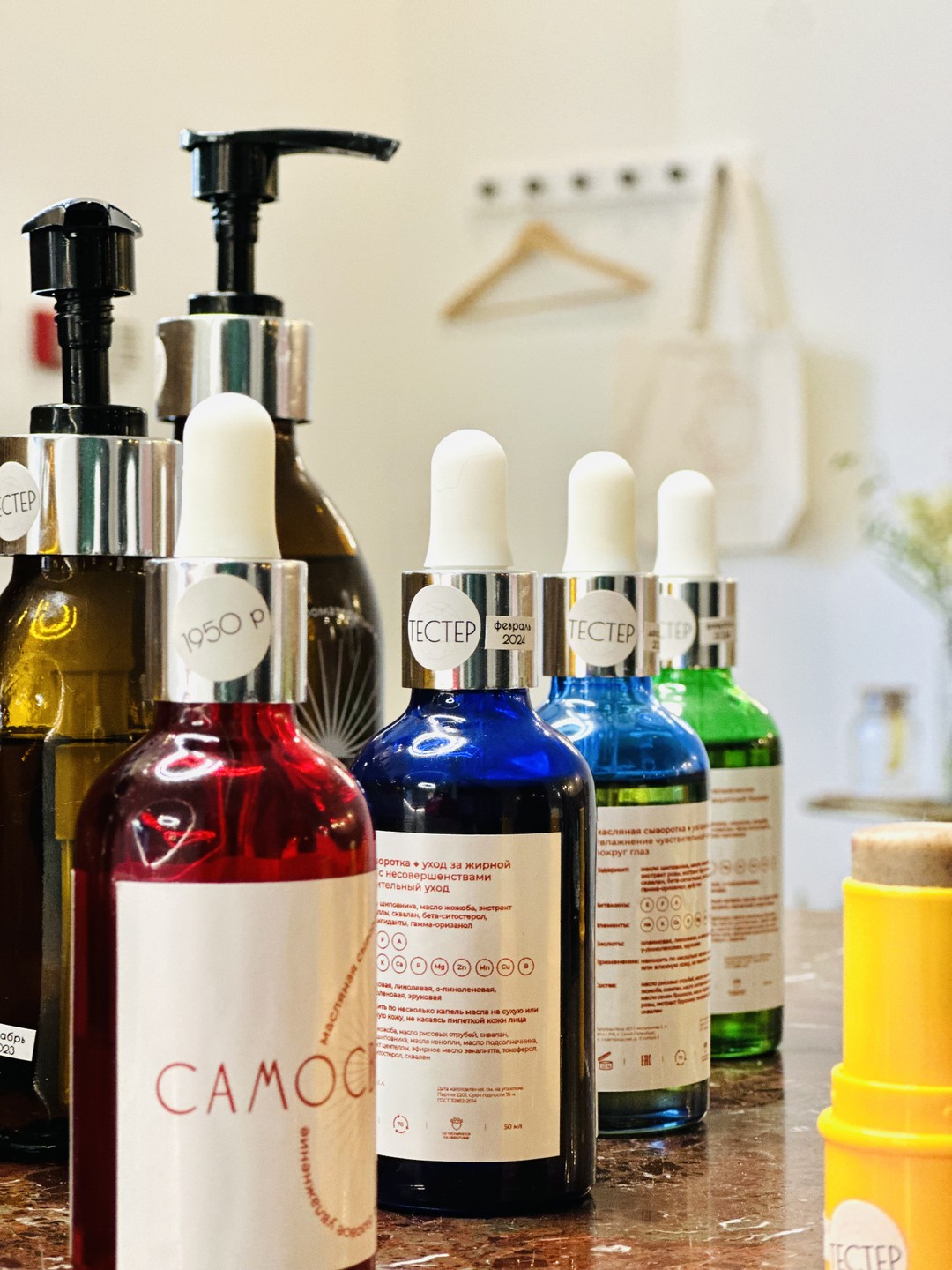 Побродили с Дианой по фэшн-точкам Санкт-Петербурга…. Был и эпатаж, и спорт, и casual, и а-ля-натур… Мое