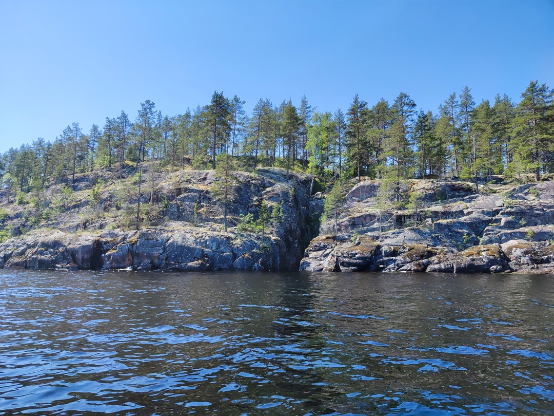 По Ладожским шхерам на маленькой лодке (Александр)