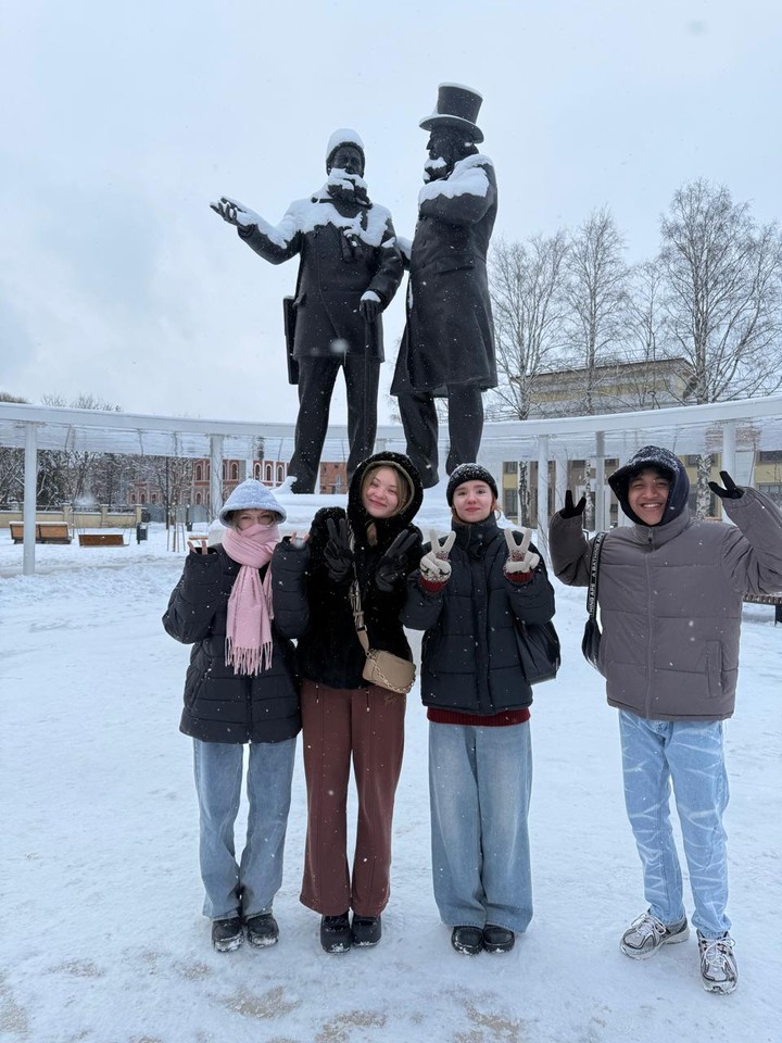 Экскурсию для нас проводила Лариса, очень увлекательно!!! Нам очень понравилось!!! Спасибо!!!