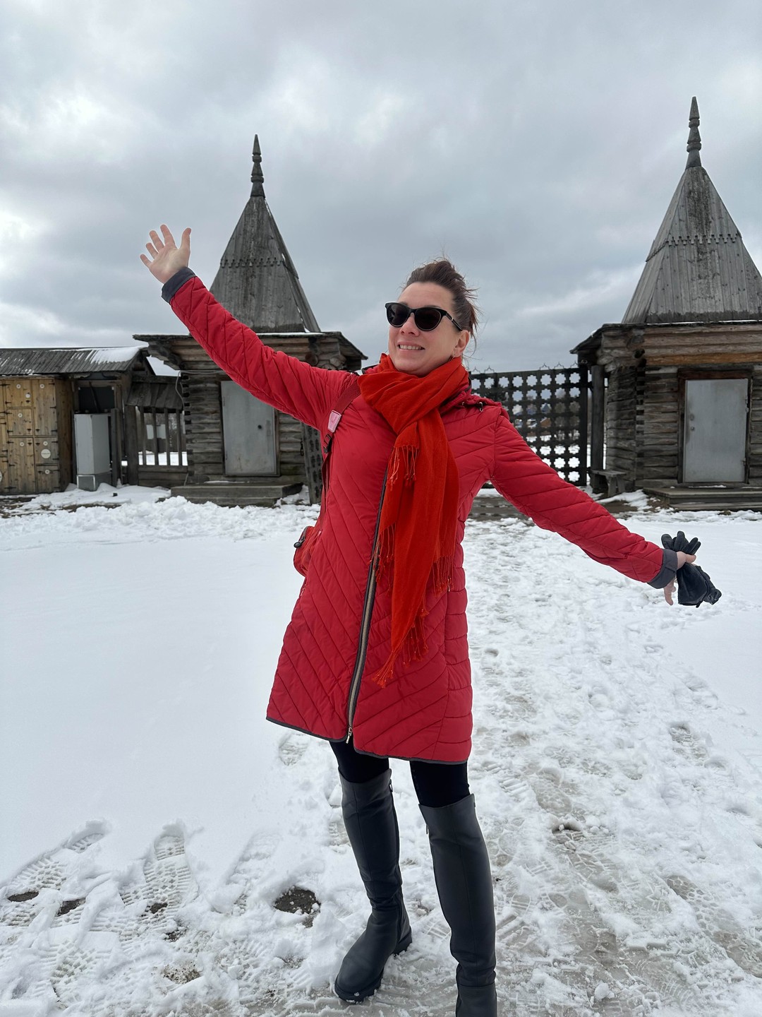 Дело в том, что на мой приезд дорогу к урочищу размыло, но! Татьяна, как прекрасный организатор,