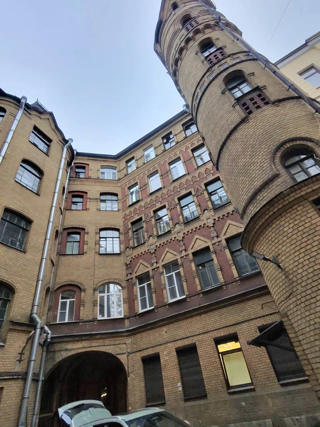 Спасибо Дмитрию за шикарный тур, несмотря на погоду, нам очень понравилось!