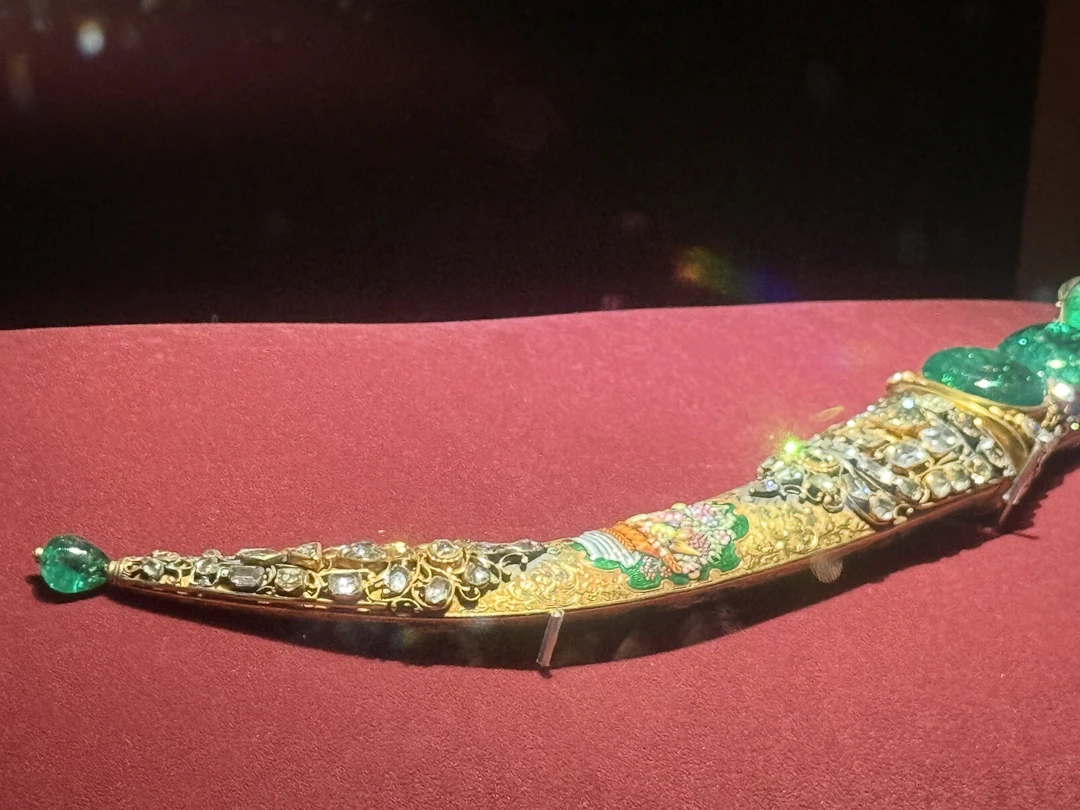 Рушен знает свое дело, провел экскурсию, ответил на наши вопросы, подсказал, что еще посмотреть, куда стоит