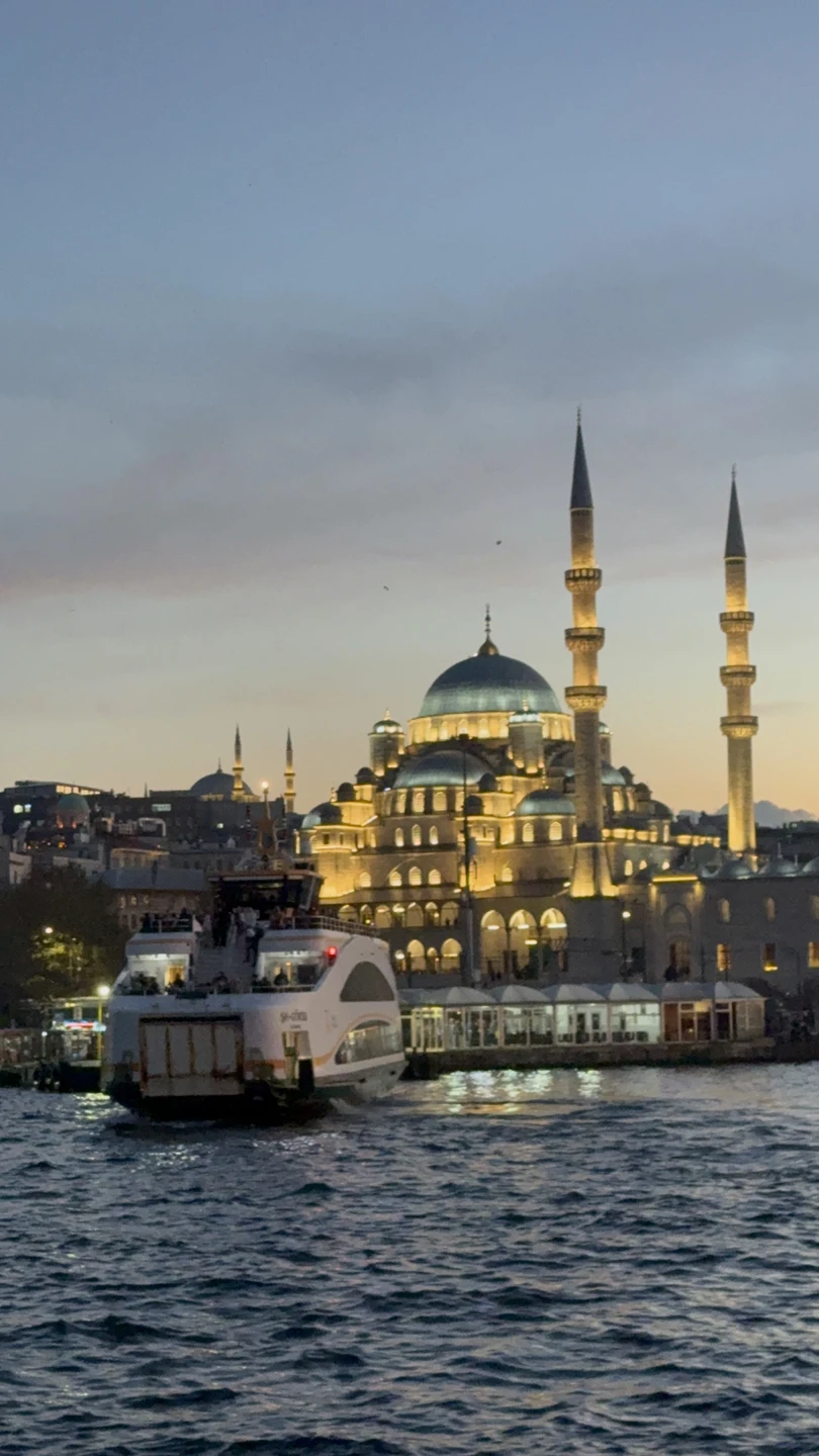 Приветствую всех, кто сейчас читает мой отзыв!