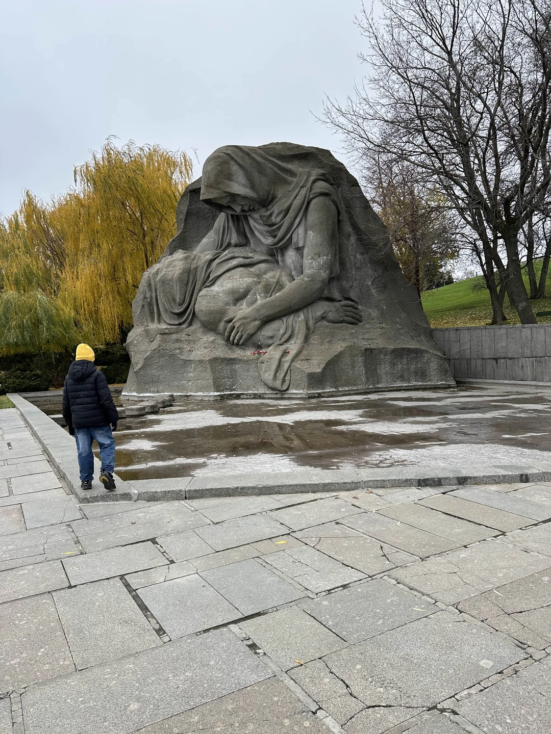 Однозначно рекомендую данную экскурсию! Мы сходили на Мамаев курган сначала сами, просто погуляли, все посмотрели, но