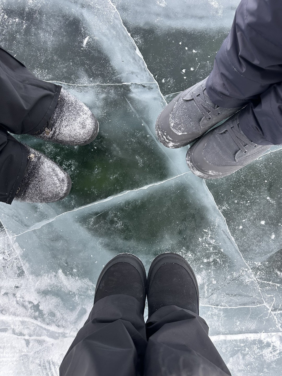 Спасибо Сергею за проведение потрясающей экскурсии на Ольхон по льду Байкала! Интересные рассказы гида,завораживающие красоты Байкала,почувствовали