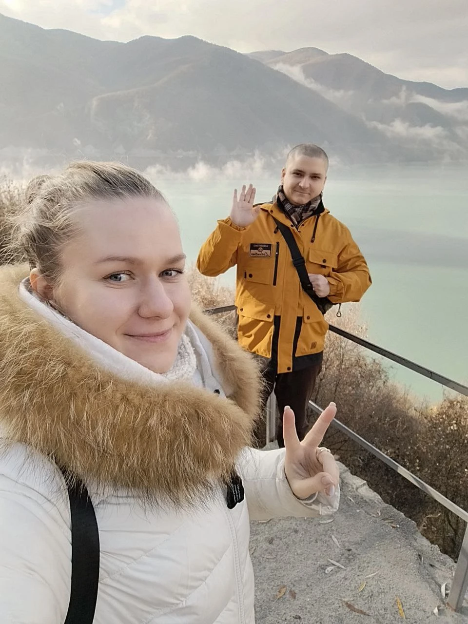 Нам с супругой все очень понравилось. Жаль лишь, что Казбек "спрятался" от нас за сильным туманом