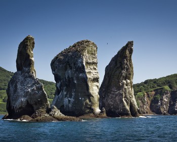 Морская прогулка по бухтам с сытным обедом на борту