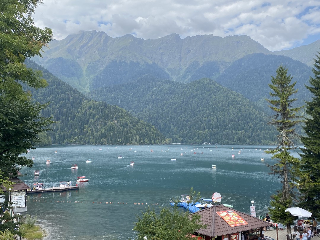 Абхазский драйв: озеро Рица и Гегский водопад (Алина)