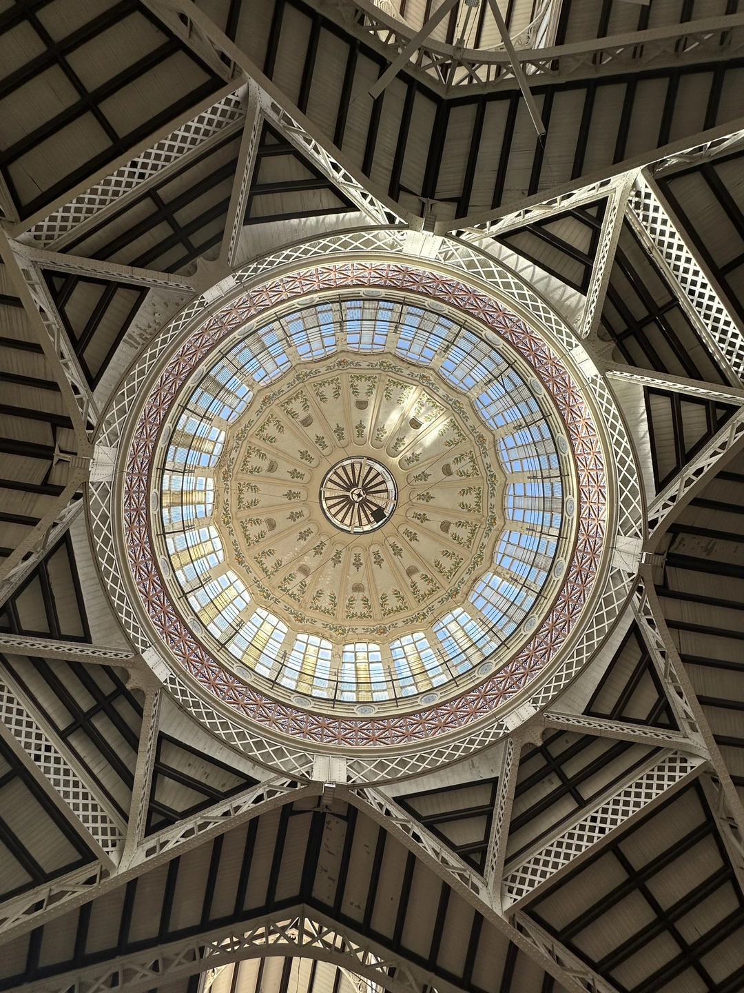 Прекрасная обзорная экскурсия «Первое знакомство» по Валенсии! Мы были в городе впервые, и благодаря Александре знакомство