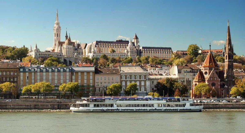 Прогулка по Дунаю на кораблике и традиционный венгерский ужин