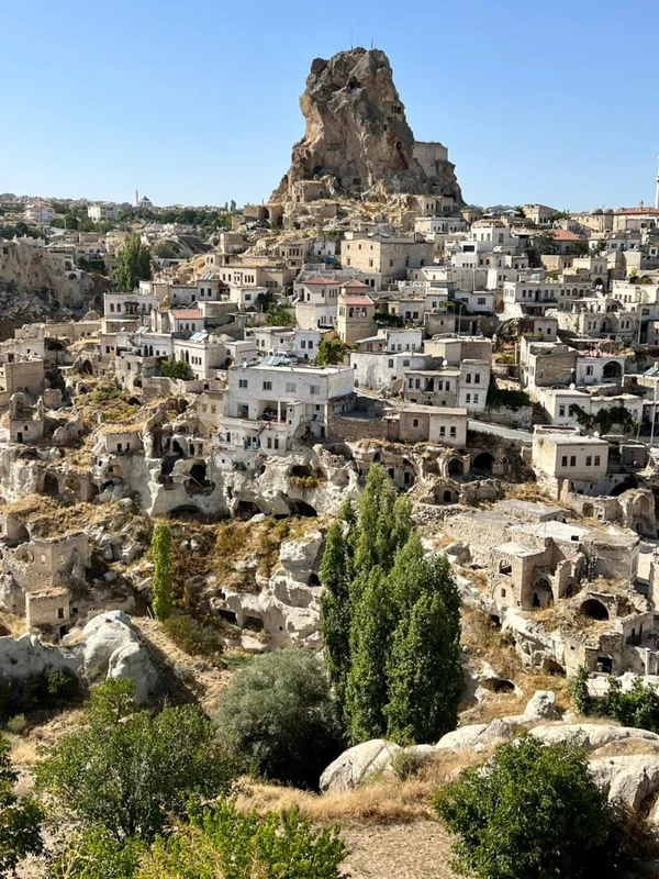 Красный маршрут по Каппадокии: от замка Ухчисар до долин Пашабаг и Дервент