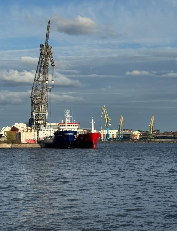 Непарадный Петербург на автомобиле: Лахта Центр и окрестности