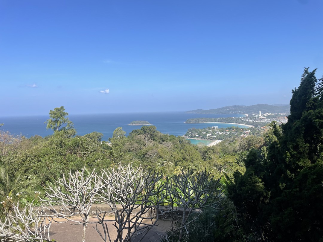 Были на обзорной экскурсии, сопровождала нас Даша, все прошло на отлично, человек знает свою работу, в