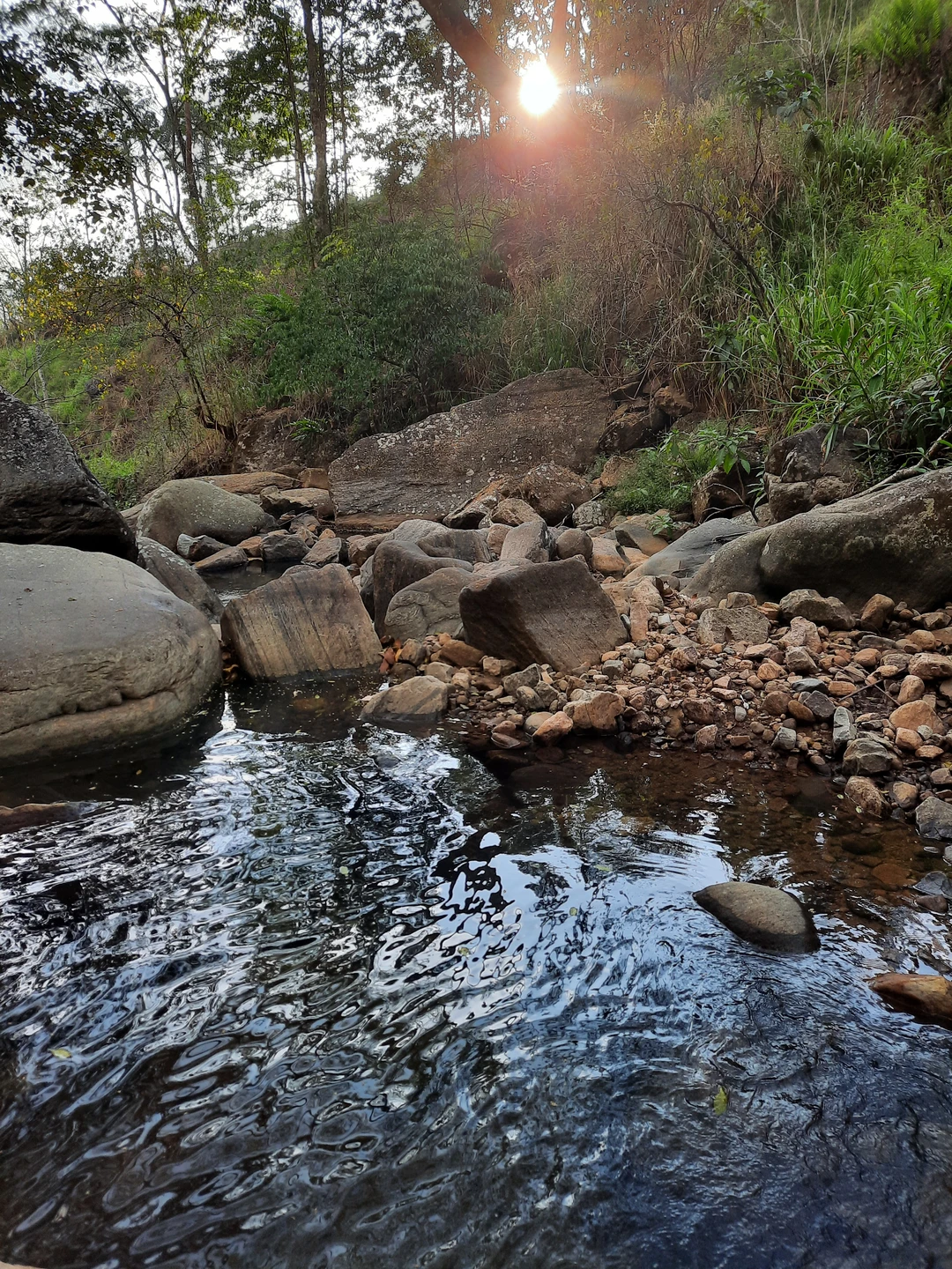 Очень яркое, насыщенное, крутое путешествие получилось на комфортном минивене с кондиционером и водителем профт! Тану - идеальннйший гид!
