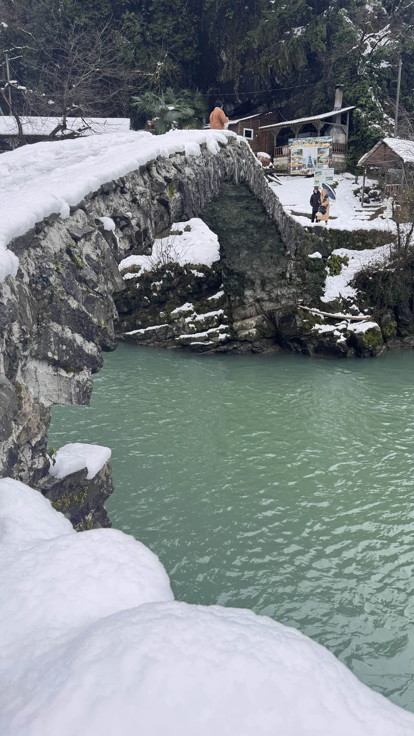 Гид Каха интересный рассказчик. Показал много интересных мест