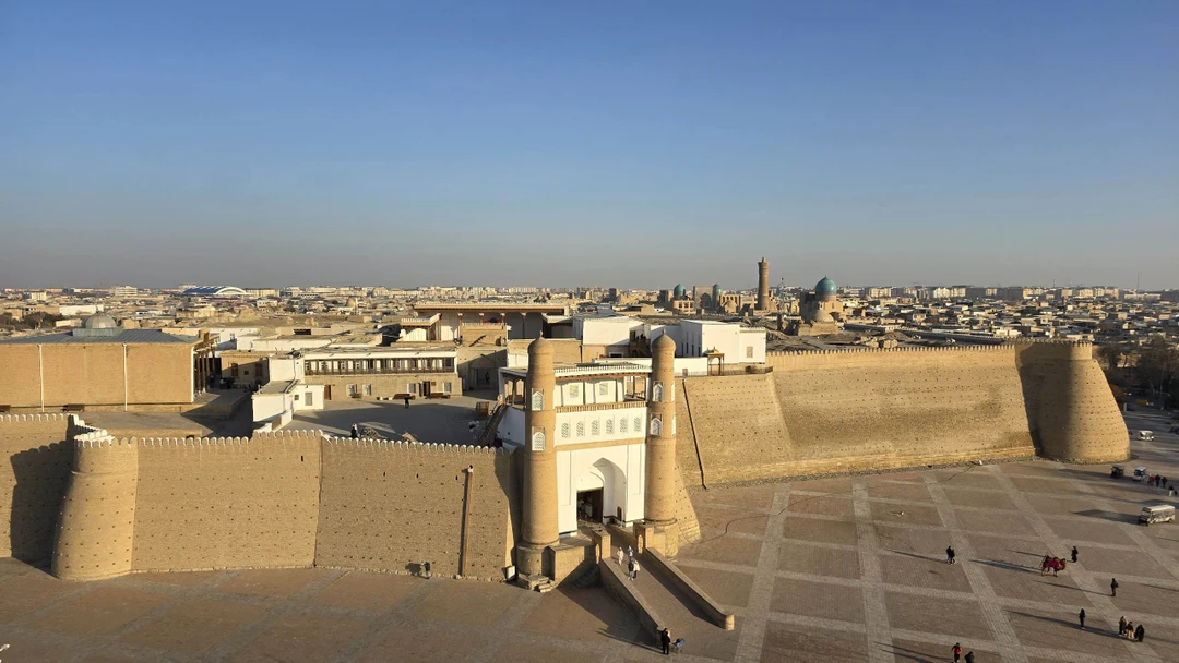 Огромное спасибо Шохруху за потрясающую экскурсию в Бухаре! Если ищете гида, который не только знает всё