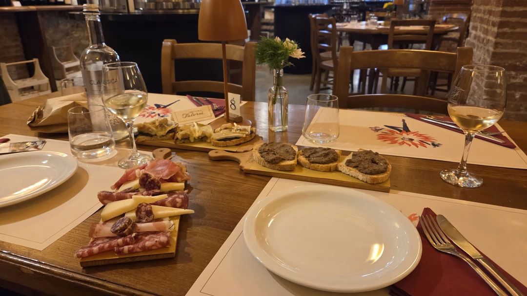 Поездка сегодня прошла чудесно. Олеся рассказывала об истории Тосканы с таким энтузиазмом и так непринужденно. Видно