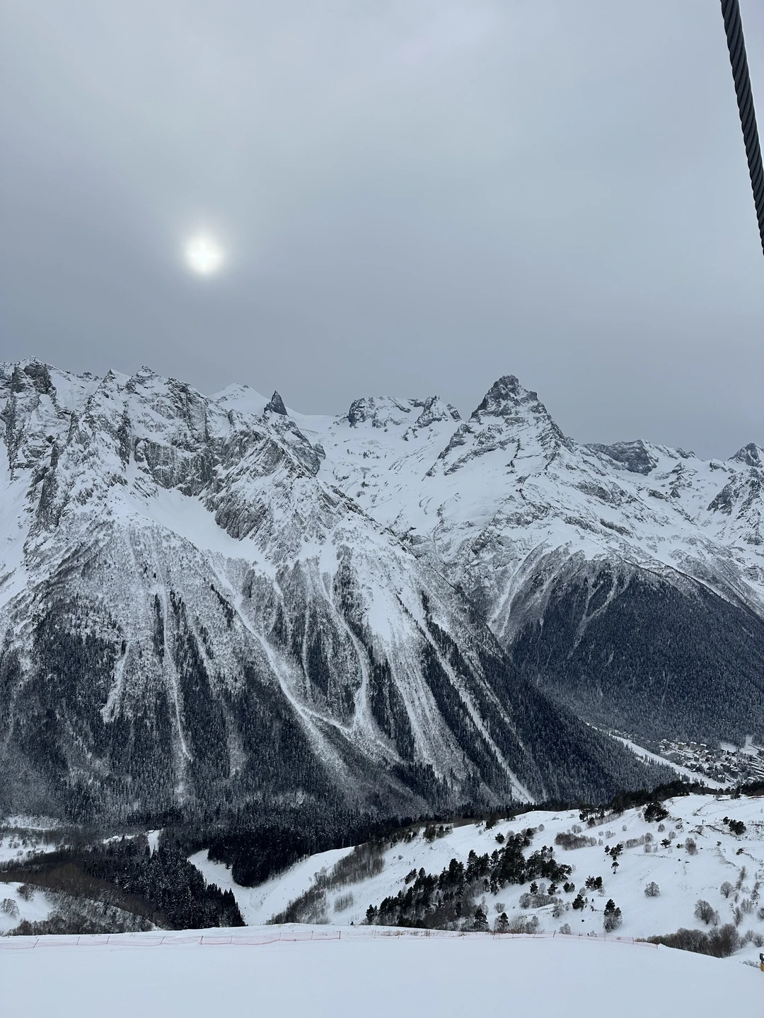Ездили на экскурсию 22.01.2026г. в Домбай, нашим гидом был Камиль. Великолепно! С Камилем очень было комфортно