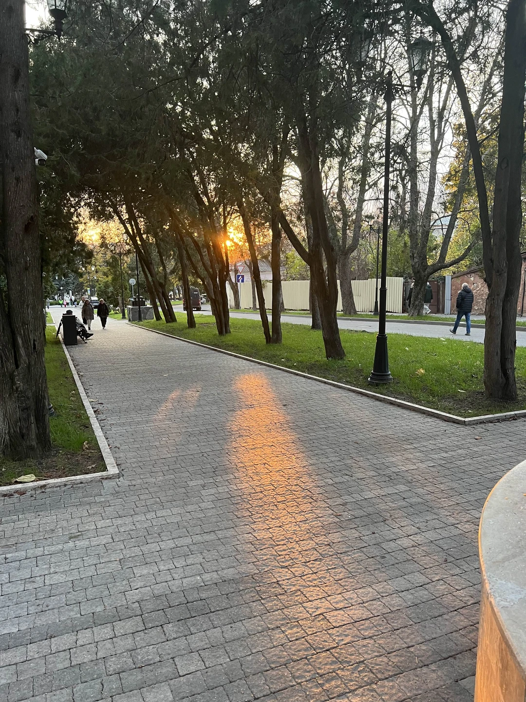 Сегодня был замечательный день! Были на экскурсии вместе с дочкой 12 лет. Остались с очень приятными