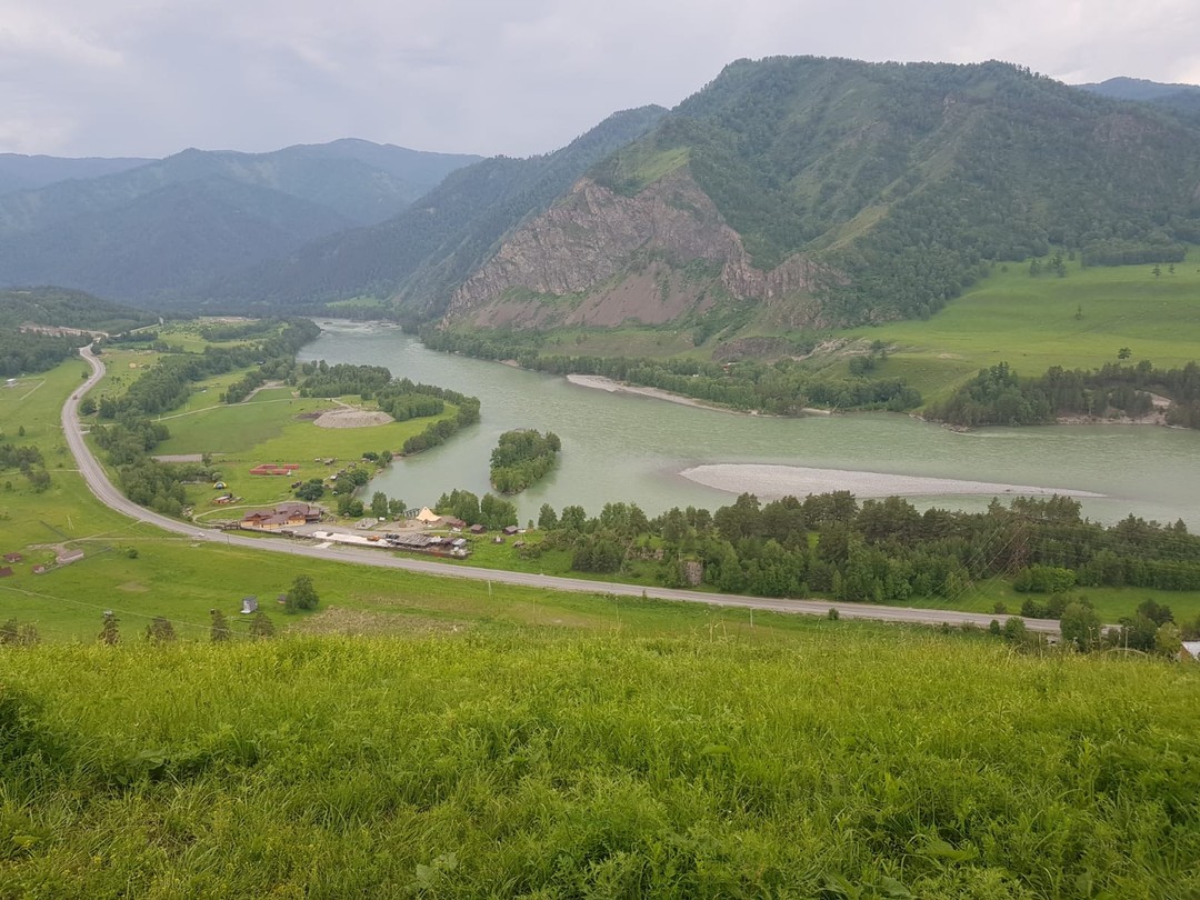 Экскурсию вела Наталья- прекрасный знающий рассказчик и отличный водитель. Она рассказала нам и об истории Алтая