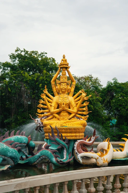 Два мира - и два главных музея Таиланда (из Бангкока)