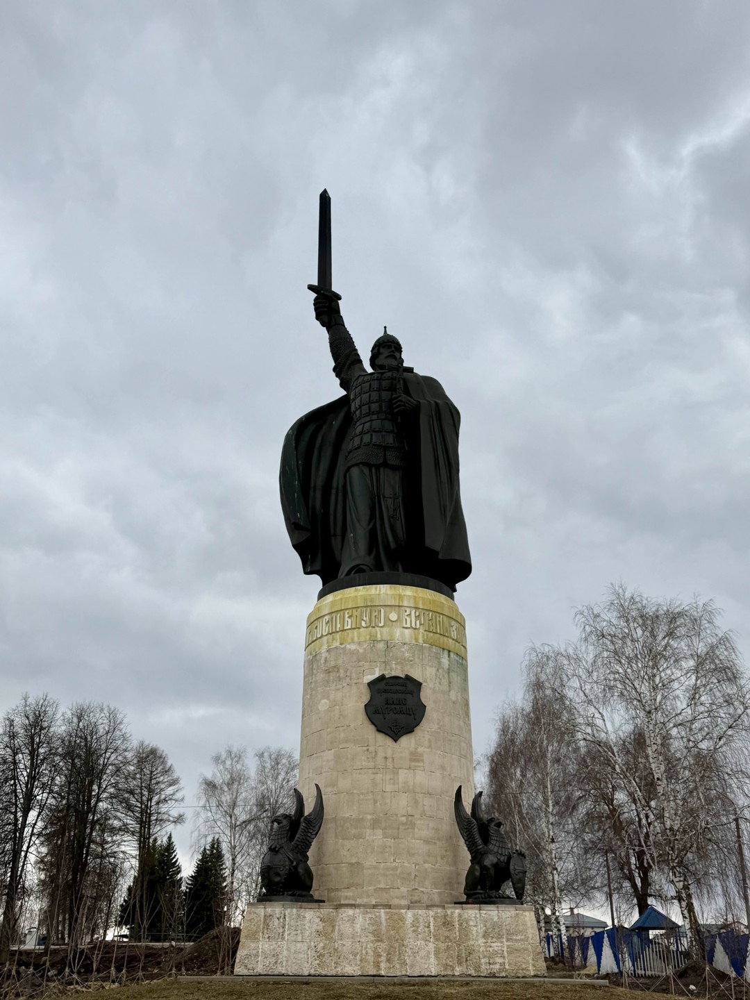 Елена прекрасный экскурсовод, очень емко, доступно, интересно и с большой любовью к своей земле и своему