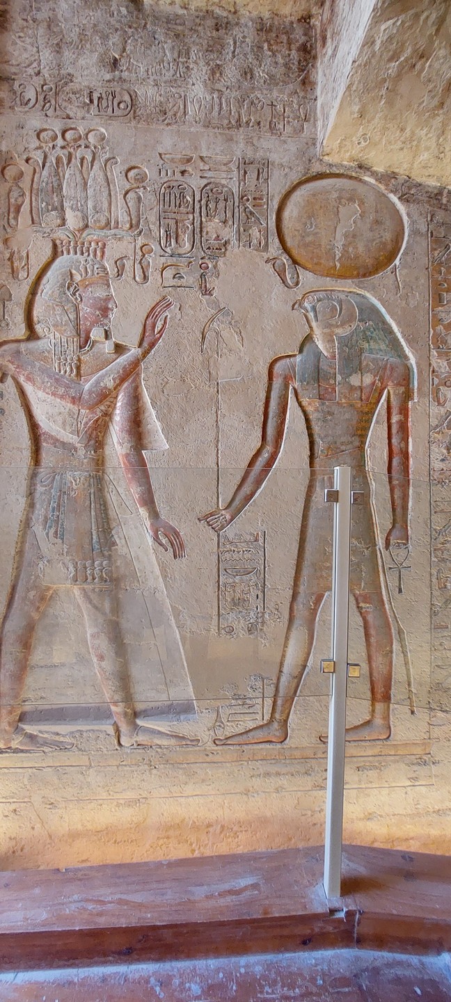 Эта экскурсия-осуществление нашей мечты! Прекрасная возможность посетить не только Луксор, но и Абу-Симбел. Описывать все достопримечательности