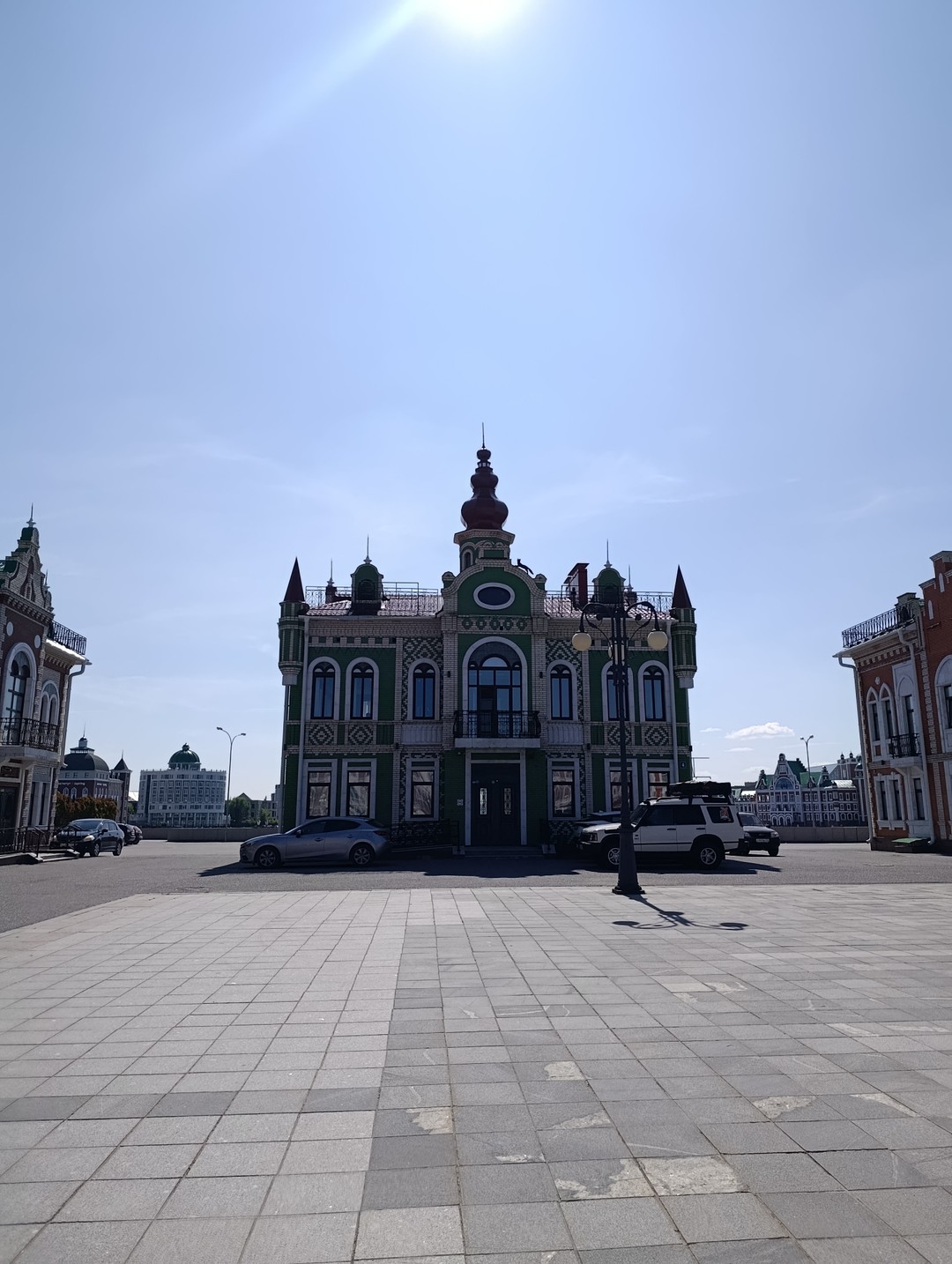 Были в Йошкар-Оле 2 дня. Ходили на пешую экскурсию с Иваном. Рассказ о городе был достаточно содержательным, интересным. Рекомендую