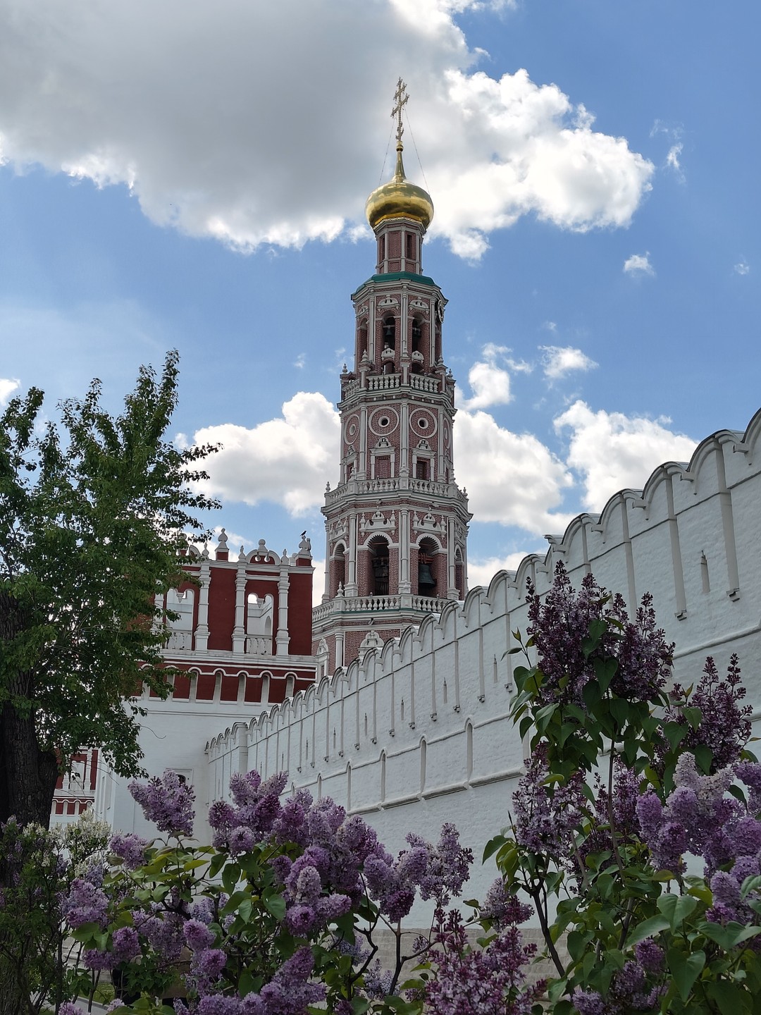 Очень интересная экскурсия! Надежда- просто кладезь знаний! Рассказывает интересно и увлекательно. Очень много информации, но она